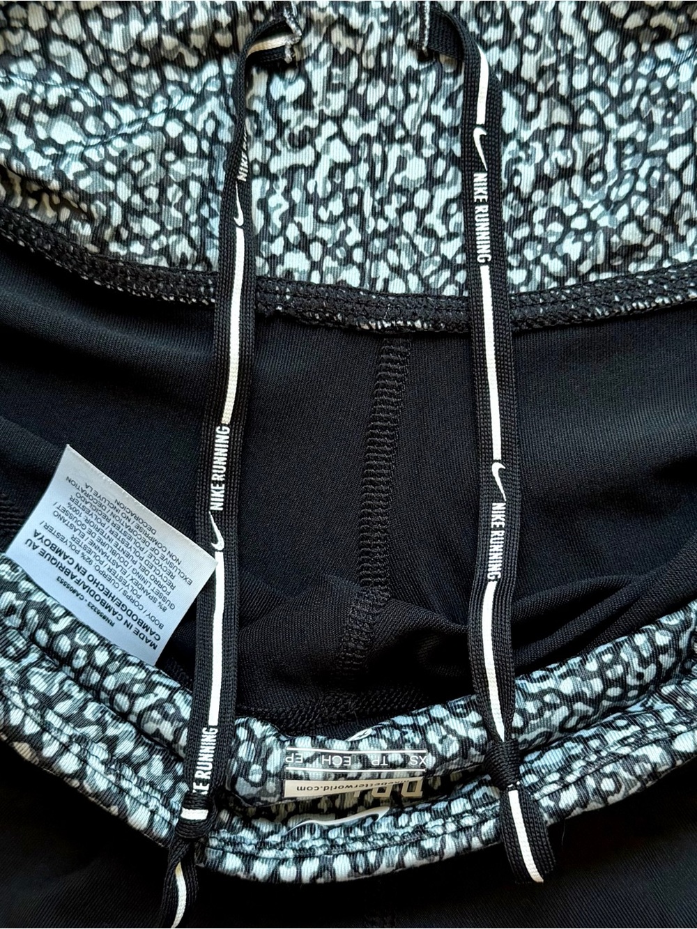 Nike Dri-FIT Cropped Running Leggings XS Black Gray Zip Pocket - Picture 6 of 8